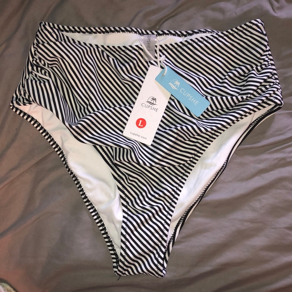 CUPSHE high waisted bottoms